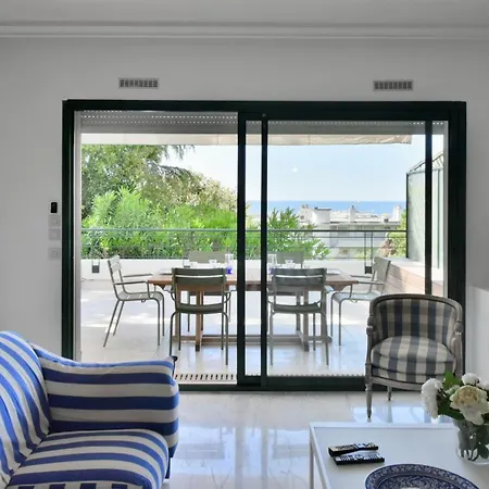 Stunning 3-br With Large Terrace And Pool *