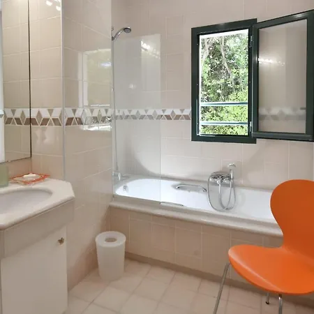 Stunning 3-br With Large Terrace And Pool Appartamento