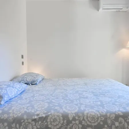 Stunning 3-br With Large Terrace And Pool Appartamento *