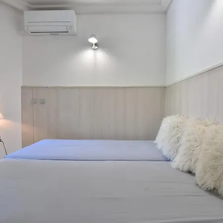 Stunning 3-br With Large Terrace And Pool Appartamento Cannes