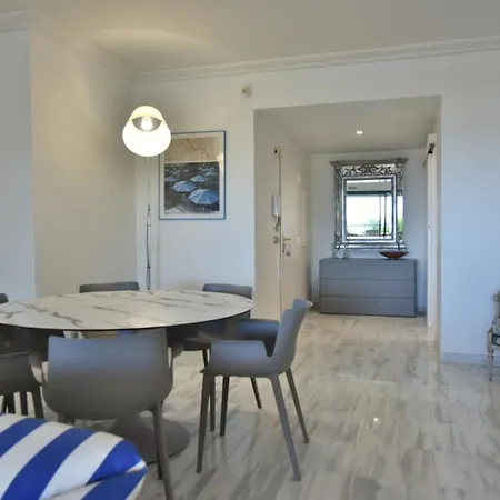 Appartamento Stunning 3-br With Large Terrace And Pool