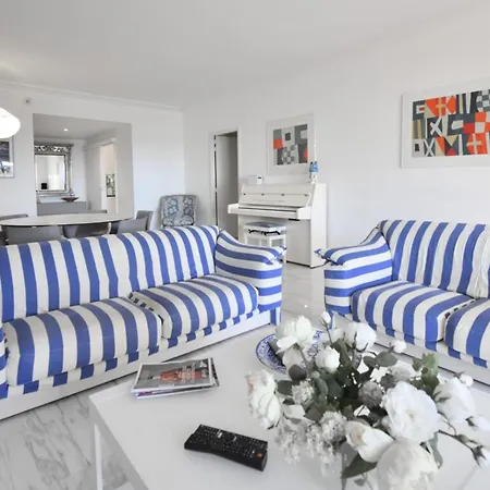 Stunning 3-br With Large Terrace And Pool *