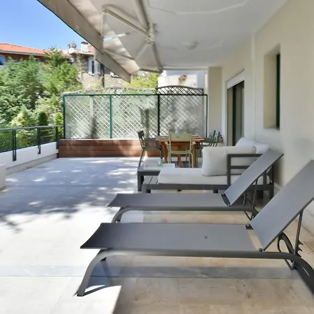 Stunning 3-br With Large Terrace And Pool 아파트 *