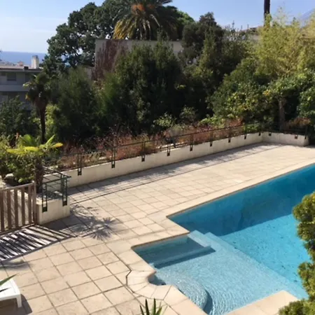 Stunning 3-br With Large Terrace And Pool 아파트 *