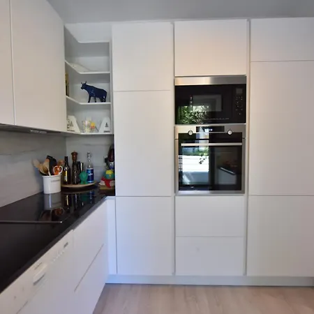 아파트 Stunning 3-br With Large Terrace And Pool *